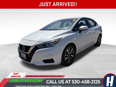 Used 2022 Nissan Versa SV FWD image 4
