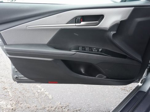 Used 2025 Toyota Camry SE image 8