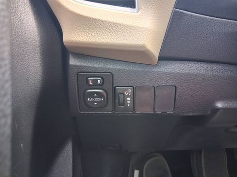 Used 2016 Toyota Corolla LE FWD image 30