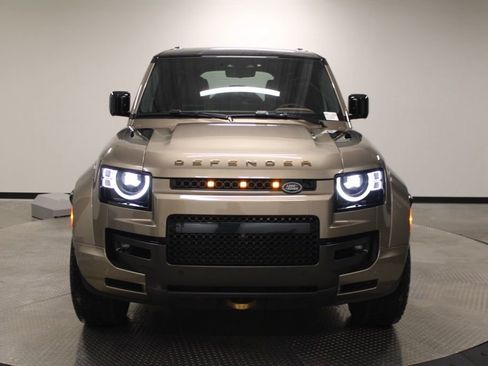 Certified 2025 Land Rover Defender 110 AWD/4WD image 10