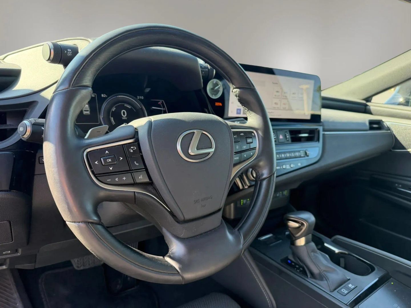 Used 2024 Lexus ES 300h Ultra Luxury w/ Accessory Package (Z2) FWD image 11