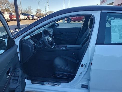 New 2026 Nissan Sentra SR w/ SR Premium Package image 10