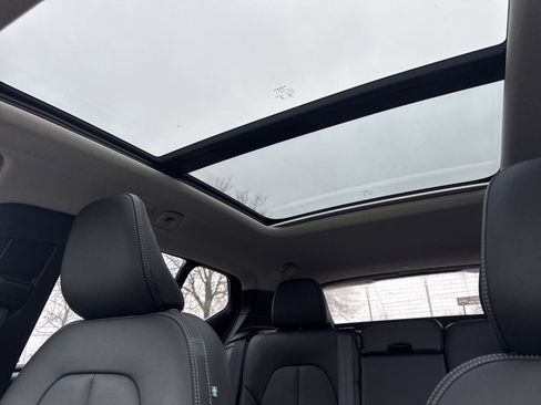 Used 2025 Volvo XC40 B5 Core w/ Protection Package Premier image 15