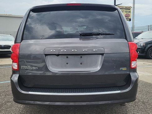 Used 2019 Dodge Grand Caravan SE FWD image 9