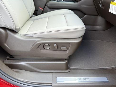 New 2026 GMC Yukon XL Elevation w/ Elevation Premium Package AWD/4WD image 14
