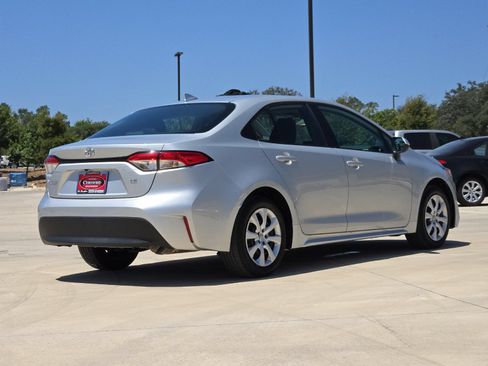 Certified 2025 Toyota Corolla LE FWD image 5