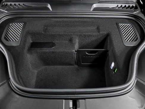 Certified 2025 Porsche Macan Electric image 35