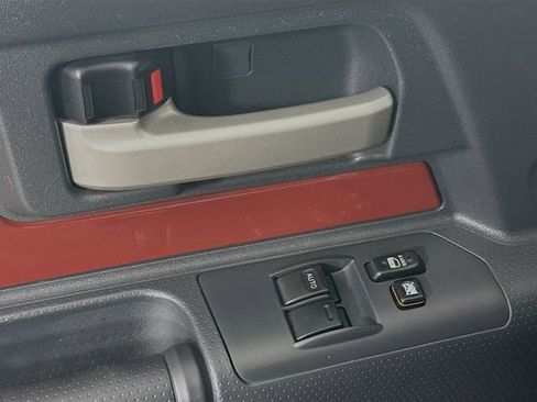 Used 2011 Toyota FJ Cruiser 4WD w/ Upgrade Pkg image 17