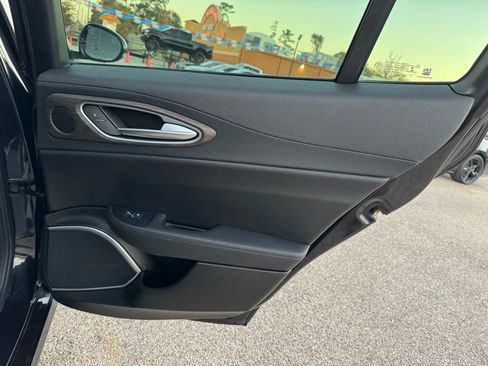 Used 2018 Alfa Romeo Giulia Ti image 25