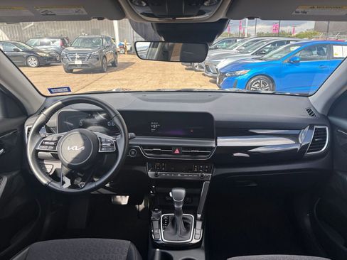 Used 2025 Kia Seltos S image 31