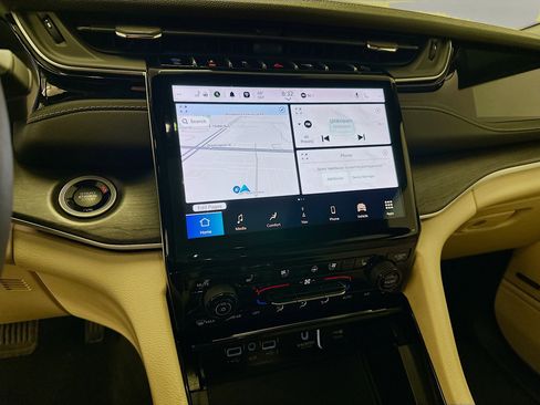 Used 2023 Jeep Grand Cherokee 4WD 4xe w/ Luxury Tech Group II image 26