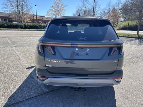 Used 2025 Hyundai Tucson Limited image 6