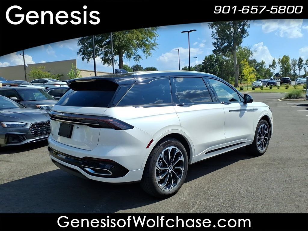 Used 2026 Lincoln Nautilus Reserve AWD/4WD image 5