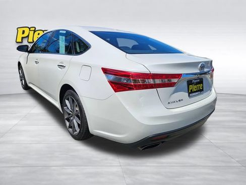 Used 2015 Toyota Avalon XLE Touring FWD image 4