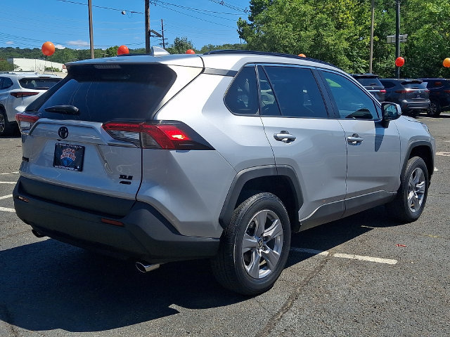 Certified 2022 Toyota RAV4 XLE AWD/4WD image 4