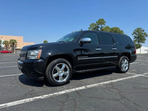 Used 2013 Chevrolet Suburban LTZ image 4