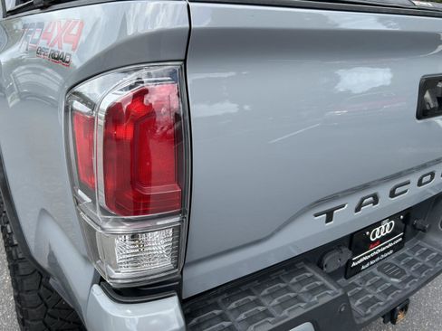 Used 2021 Toyota Tacoma TRD Off-Road image 9