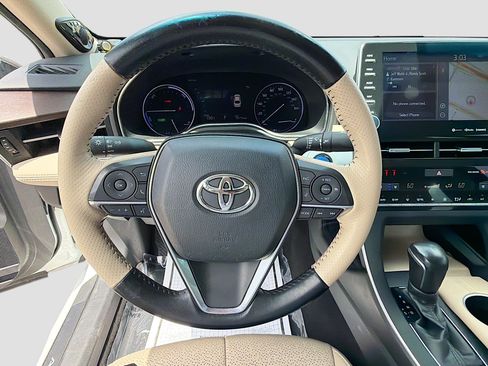 Used 2019 Toyota Avalon Limited FWD image 38