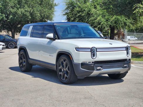 Used 2023 Rivian R1S Adventure AWD/4WD image 3