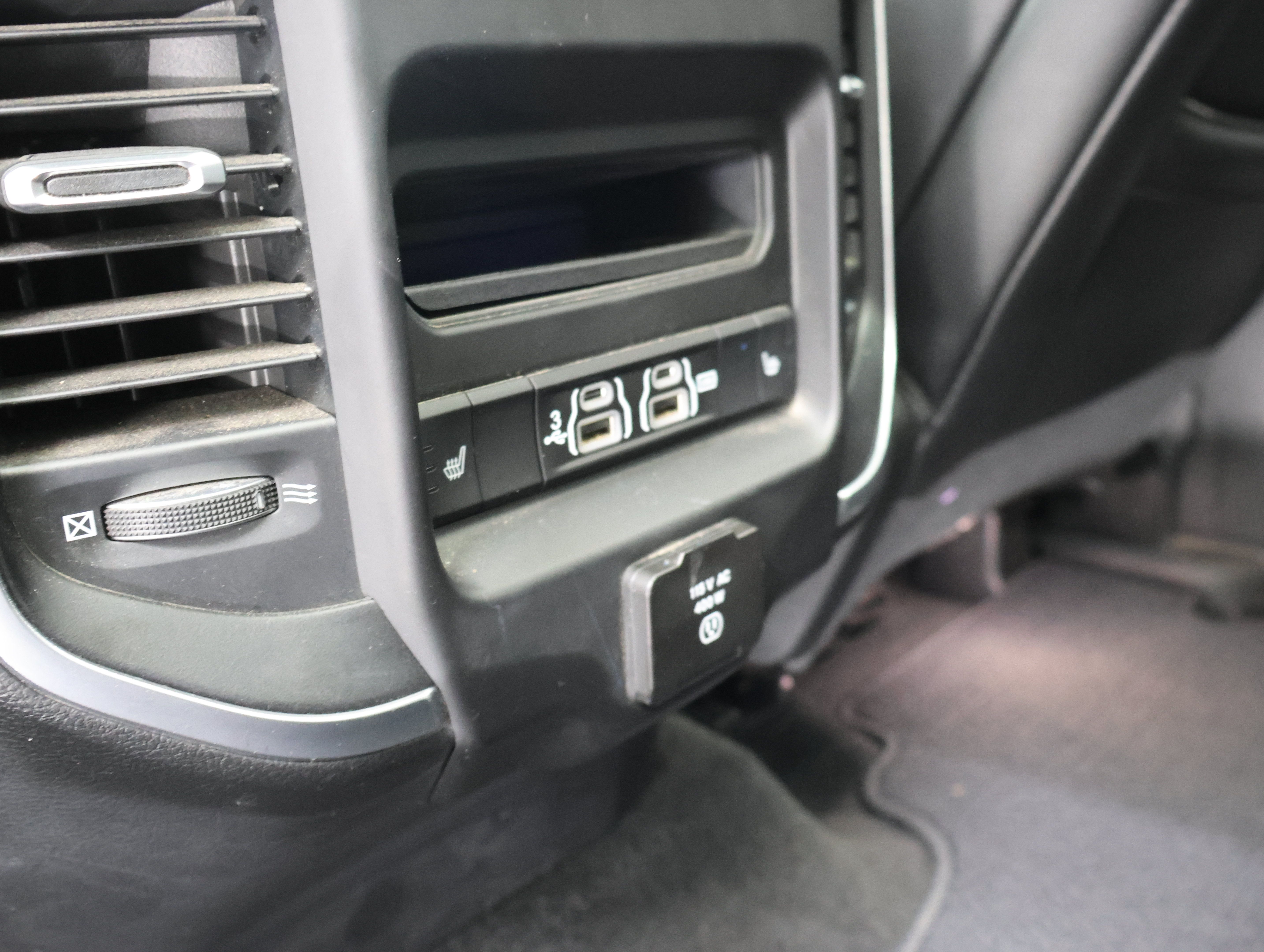 Used 2020 RAM 1500 Laramie AWD/4WD image 35