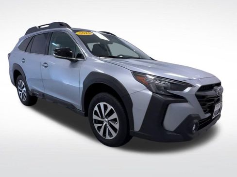 Used 2024 Subaru Outback Premium AWD/4WD image 2