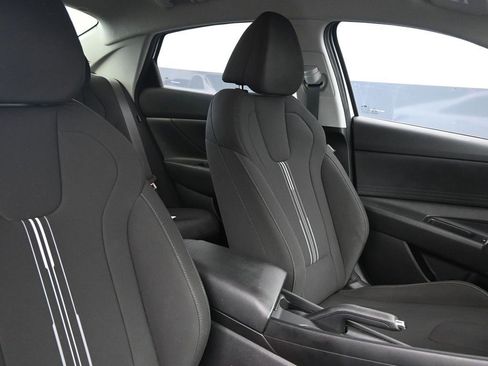 Used 2024 Hyundai Elantra SEL image 11