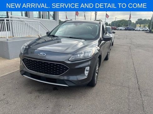 Used 2020 Ford Escape Titanium w/ Titanium Premium Package 2.0 AWD/4WD image 2
