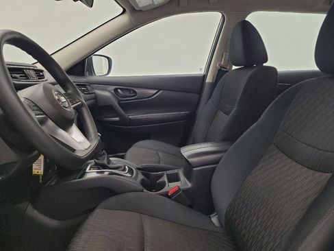 Used 2019 Nissan Rogue S FWD image 17