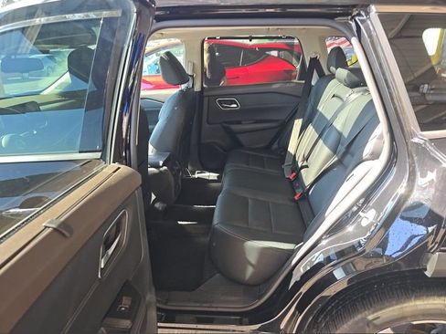 Used 2021 Nissan Rogue SL w/ Premium Package FWD image 6