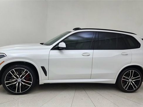 Used 2023 BMW X5 M50i w/ Executive Package image 3