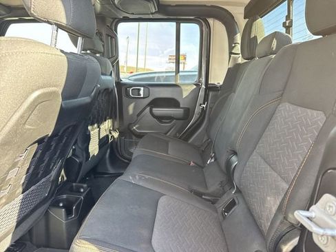 Used 2022 Jeep Gladiator Mojave w/ Trailer Tow Package image 9