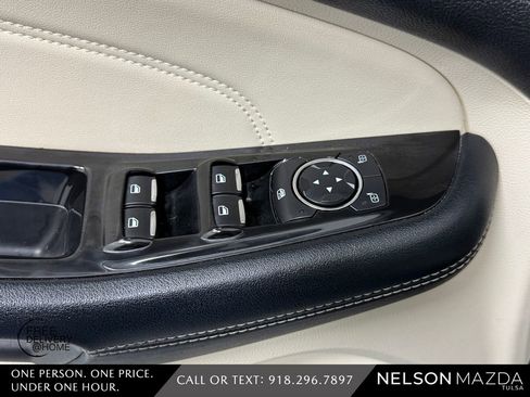 Used 2017 Ford Edge Titanium w/ Equipment Group 301A AWD/4WD image 20