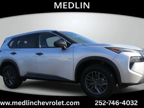 Used 2024 Nissan Rogue S FWD image 1