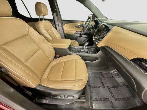 Used 2023 Chevrolet Traverse Premier w/ LPO, Floor Liner Package FWD image 31