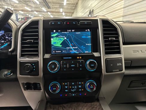Used 2019 Ford F350 Lariat w/ Lariat Ultimate Package AWD/4WD image 17