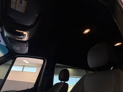 Used 2025 Mercedes-Benz Sprinter 2500 image 21