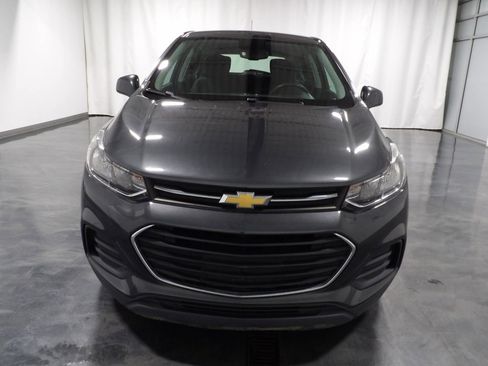 Used 2019 Chevrolet Trax LS image 3
