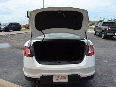 Used 2010 Ford Taurus Limited AWD/4WD image 7