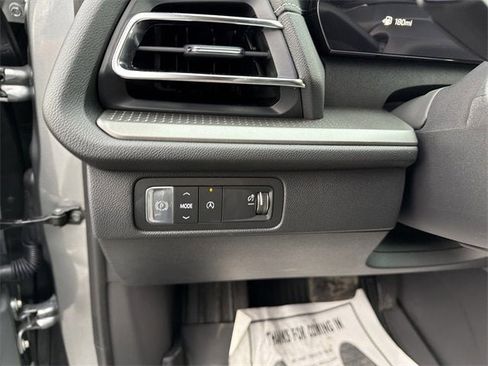 New 2026 Chevrolet Traverse LT w/ Driver Confidence Package image 15