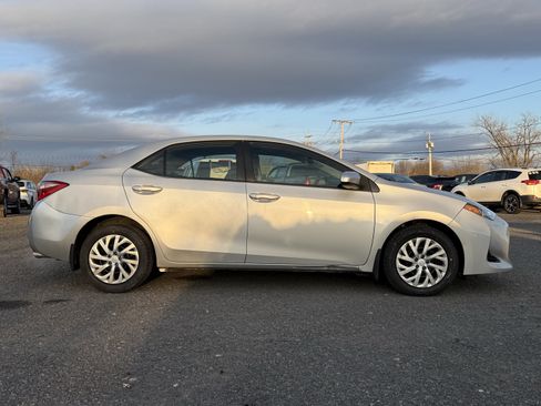 Used 2017 Toyota Corolla L image 10