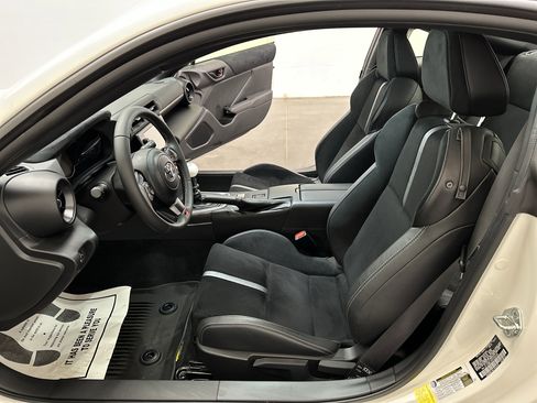 Used 2023 Toyota GR86 Premium w/ ALL Weather Mat Package (TMS) RWD image 17
