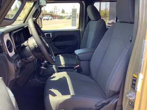 New 2025 Jeep Gladiator Sport image 8