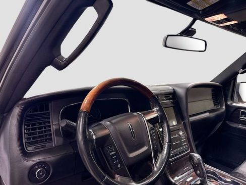Used 2017 Lincoln Navigator L Reserve image 11