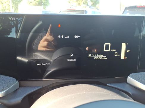 Certified 2025 Nissan Kicks SV image 17