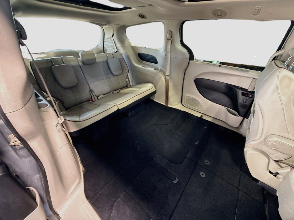 Used 2020 Chrysler Pacifica Limited FWD image 28