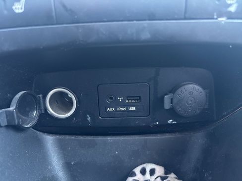 Used 2011 Kia Sorento LX w/ Convenience Pkg image 19