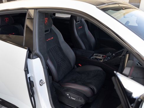 Used 2023 Lamborghini Urus Performante AWD/4WD image 55
