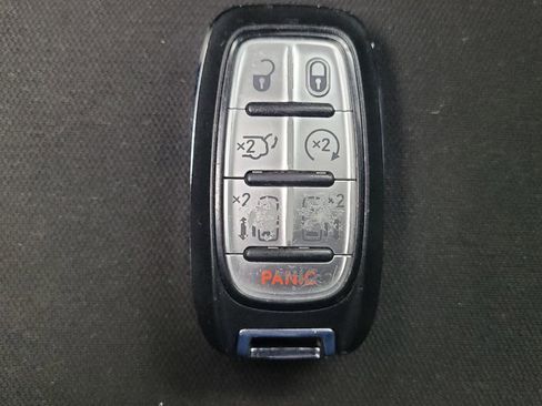 Used 2022 Chrysler Voyager LX image 32