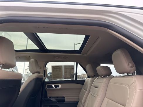 Used 2020 Ford Explorer XLT w/ Equipment Group 202A image 24