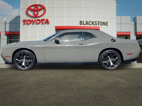 Used 2018 Dodge Challenger SXT Plus RWD image 6